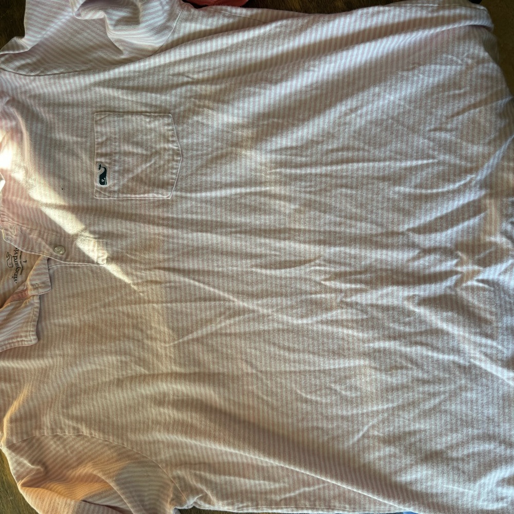Vineyard Vines men’s collared shirt. Size Large. Used- good condition.